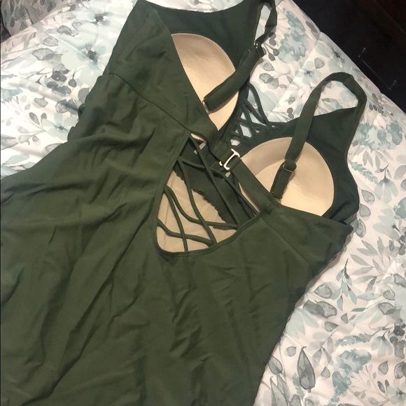 Swimsuit - Picture 2 of 5